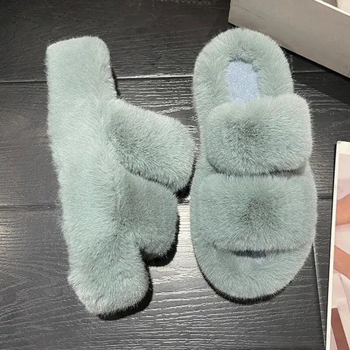 Aurora® Fluffy Winter Slippers